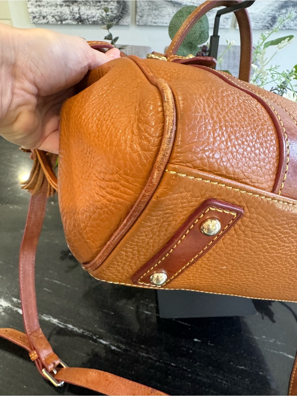 🦆Dooney & Bourke Florentine Pocket Satchel Natural Tan Cognac Leather Crossbody - Picture 11 of 16